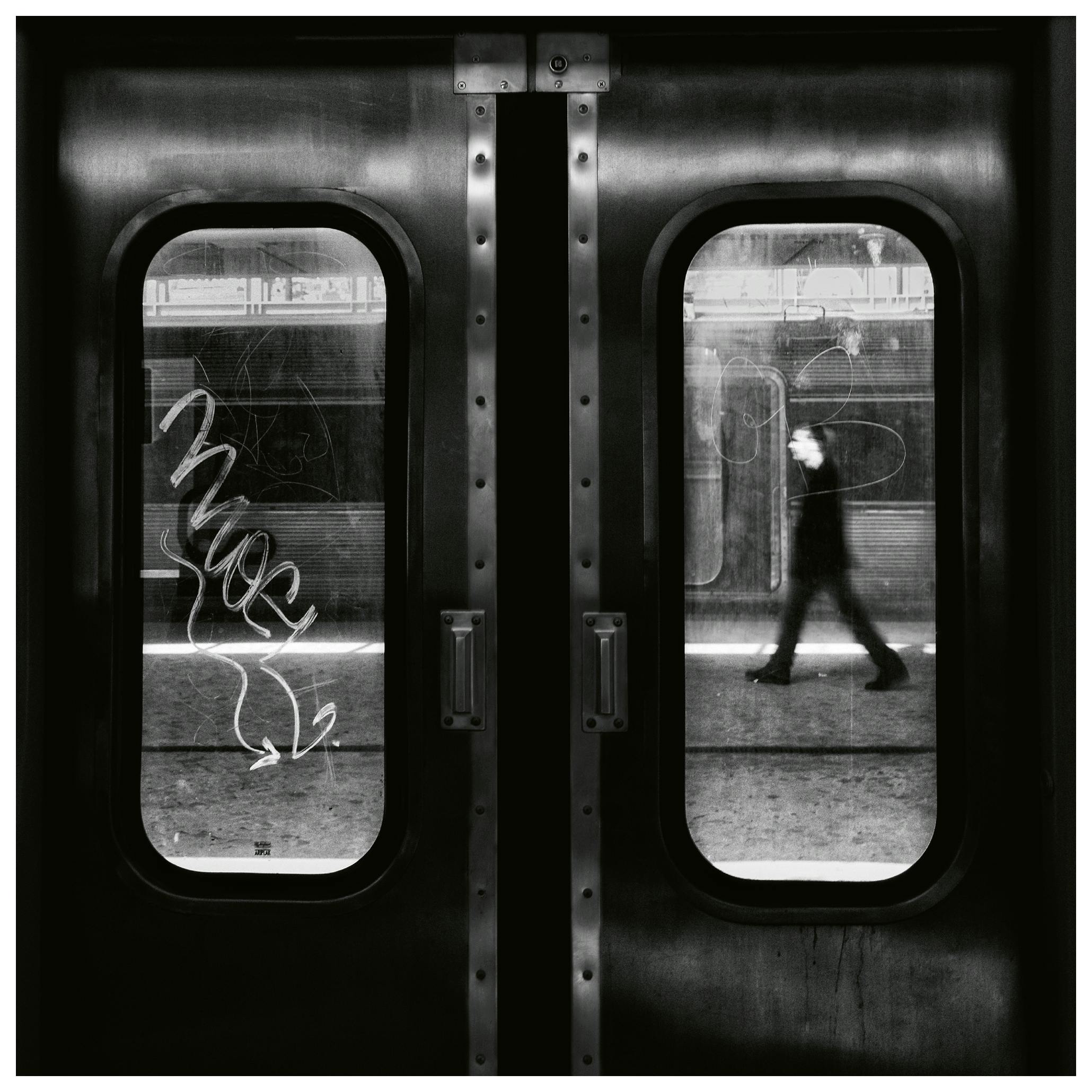 Laura Mexia - Metro in Beweging Poster (50x50 cm) - Poster Store