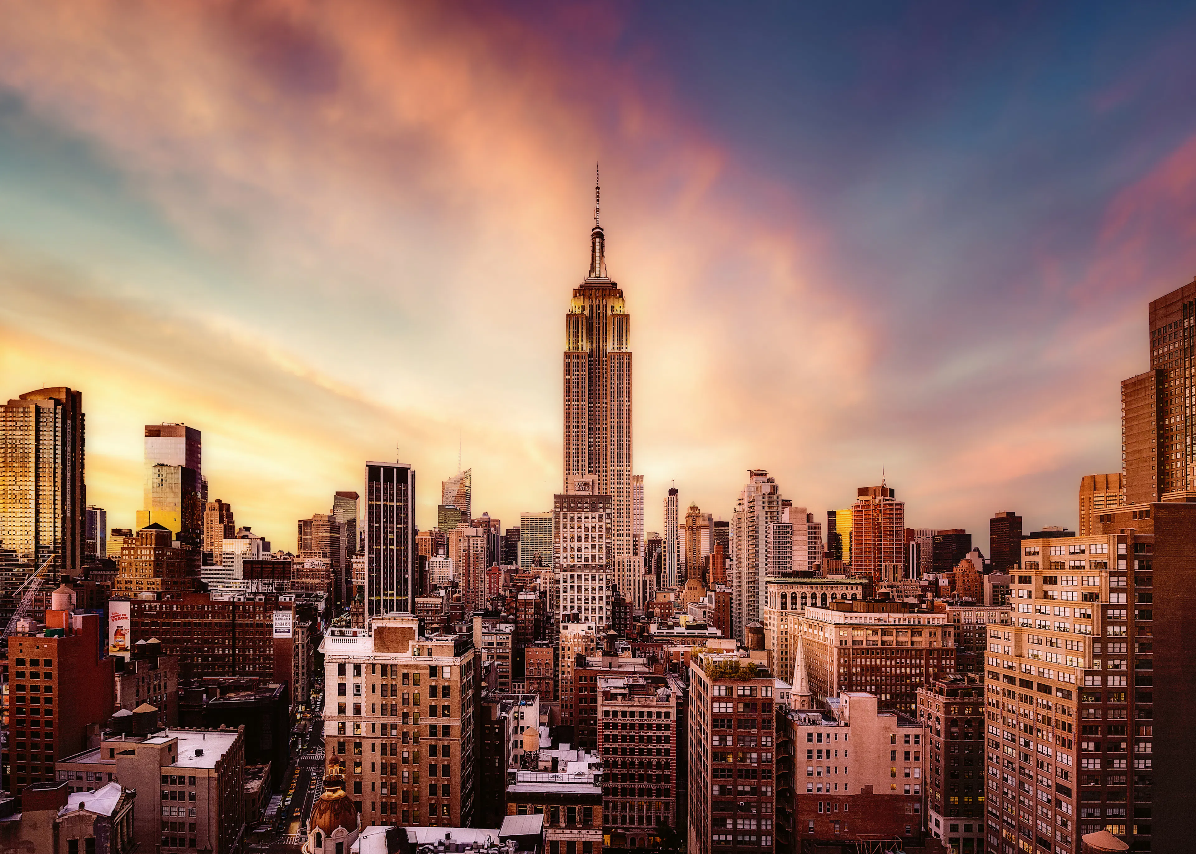 Javier de la Torre - Empire State Sunset Poster 0