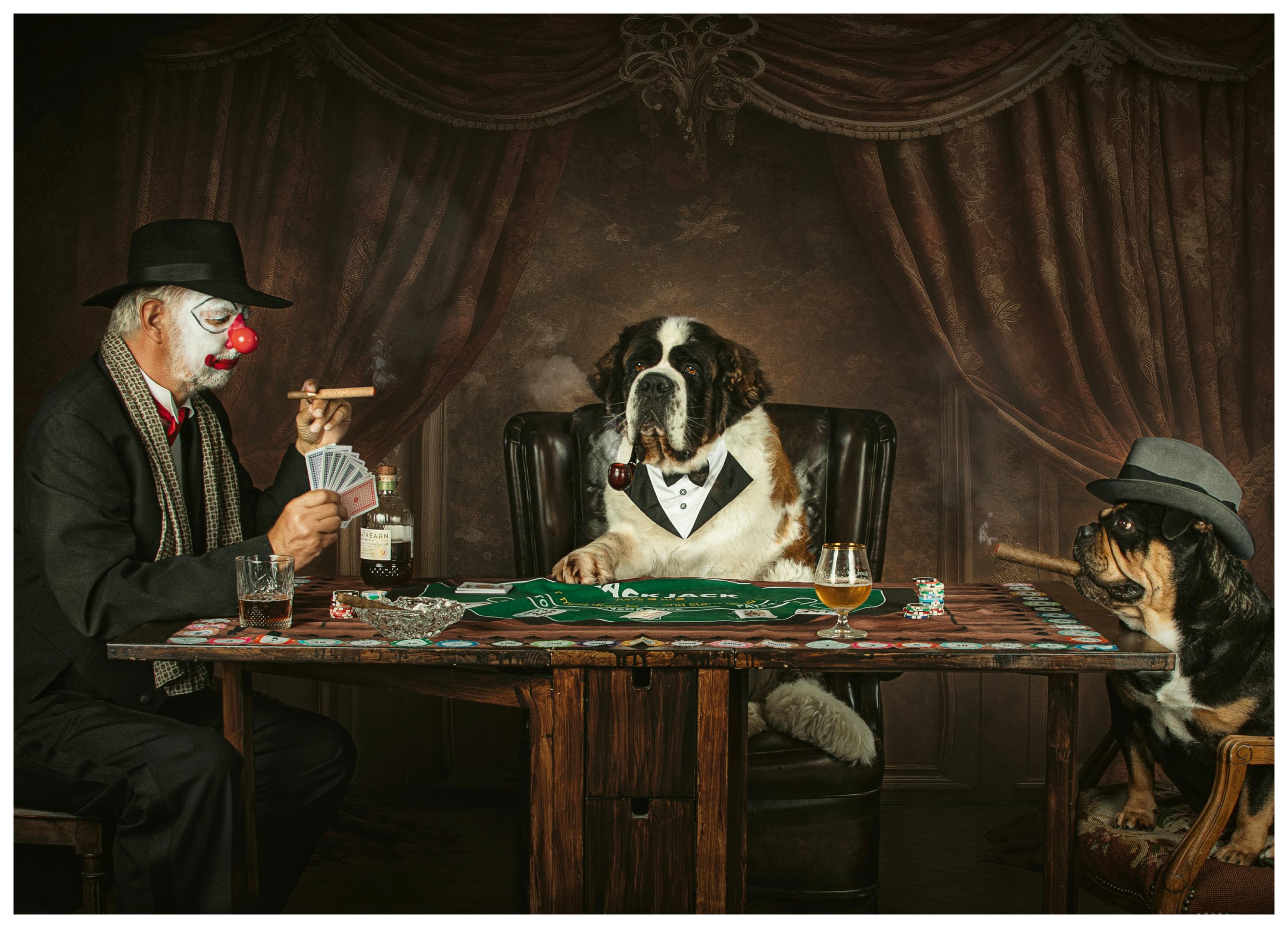 Carola Kayen-Mouthaan - Clown en Hond Pokerspel Poster (100x150 cm) - Poster Store