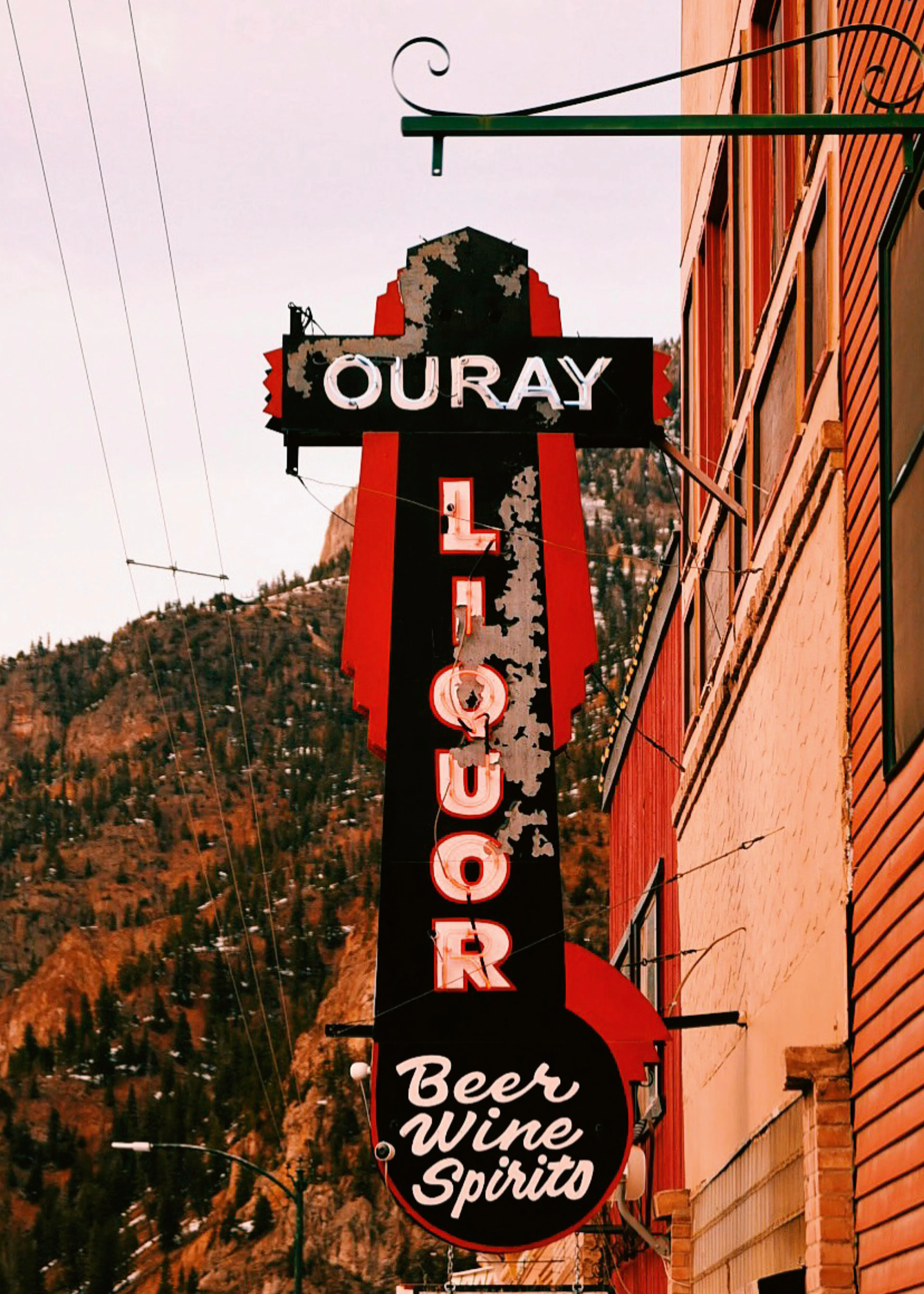 Del Mundo Imagery - Letrero Vintage de Licor de Montaña Póster 0