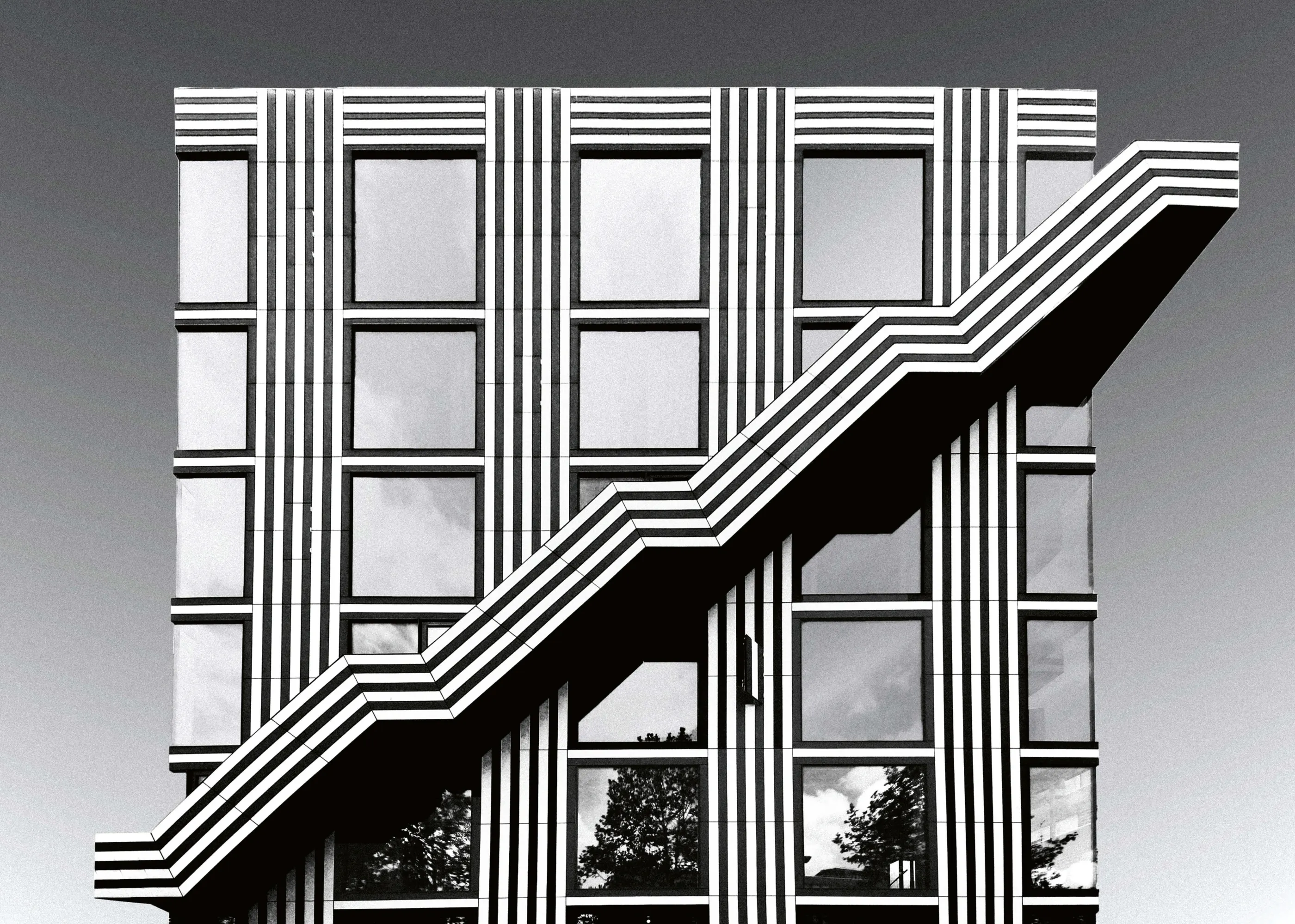 Renate Reichert - Architettura a Righe Audace Poster 0