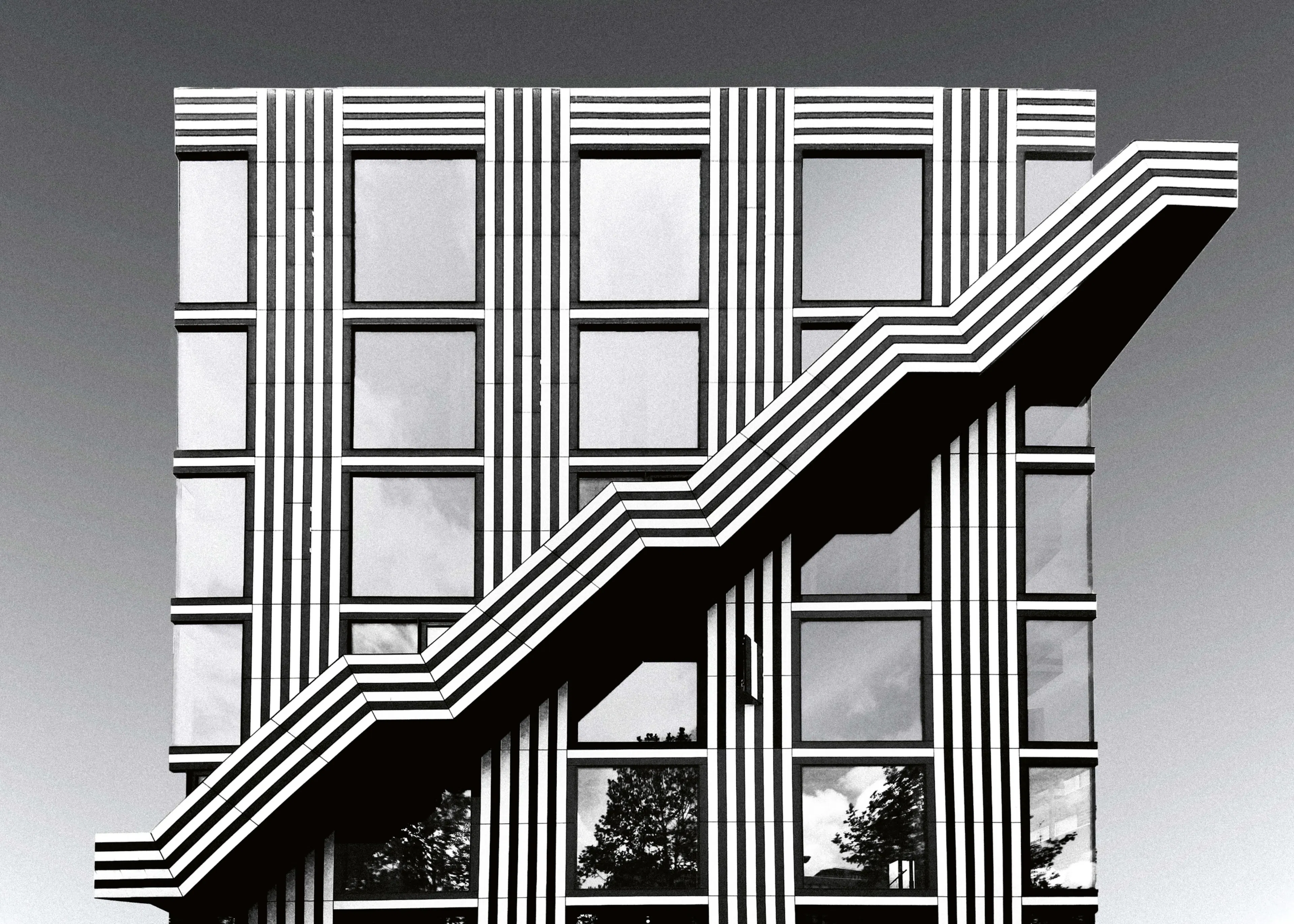 Renate Reichert - Architettura a Righe Audace Poster 0