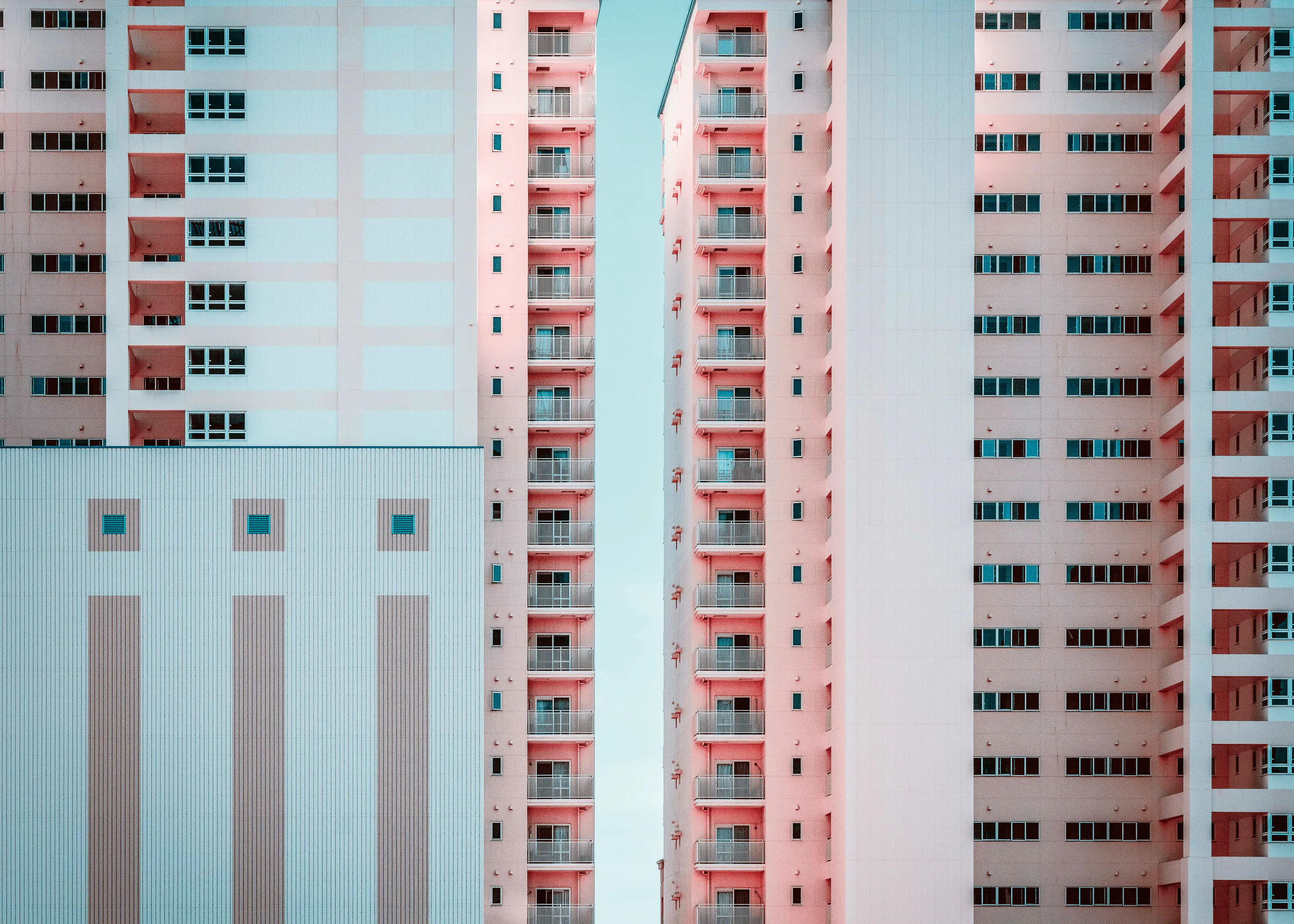 Tomoshi Hara - Alta Geometria Urbana Poster 0