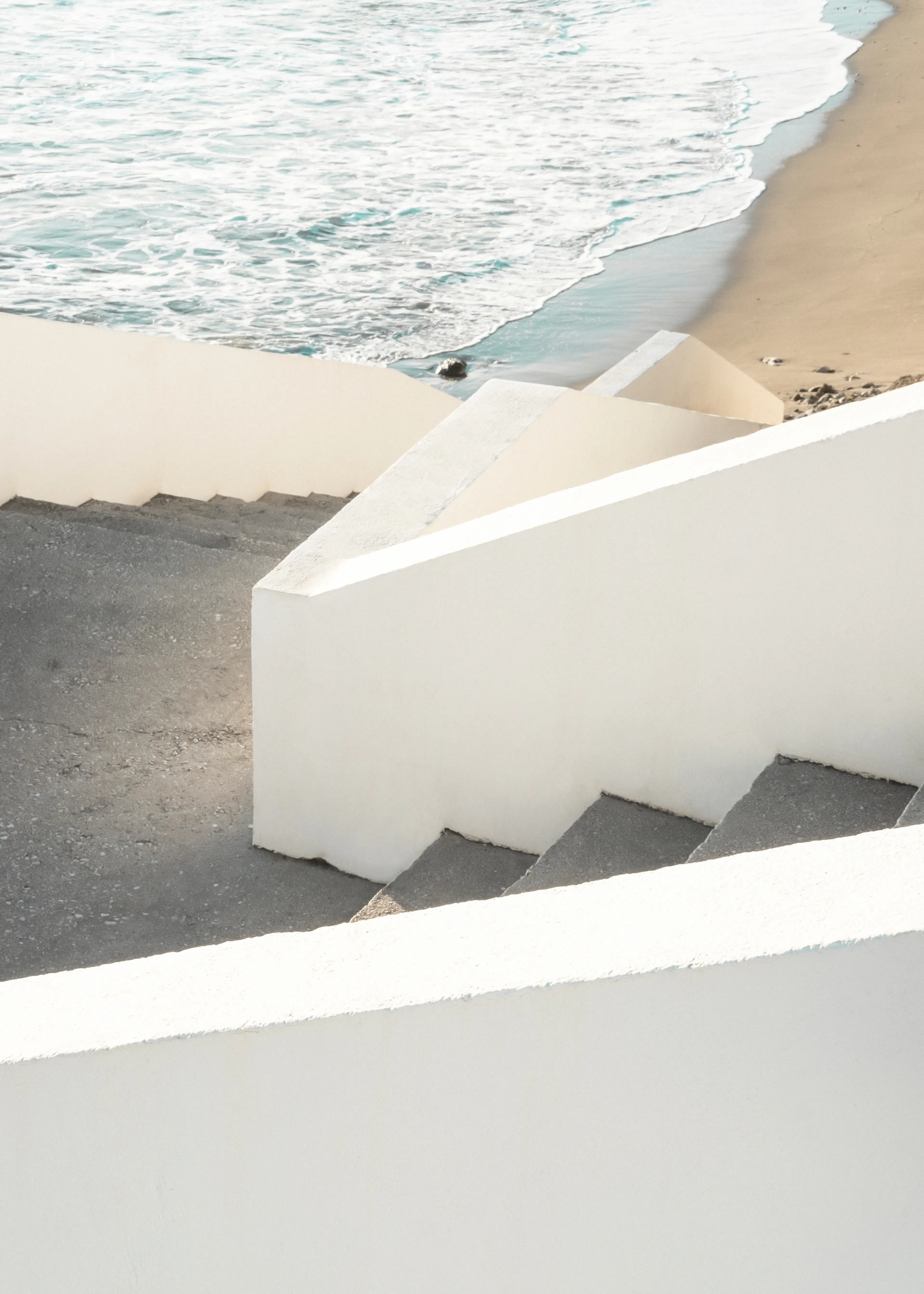 Pictufy Studio III - Weiße Treppe am Strand Poster 0