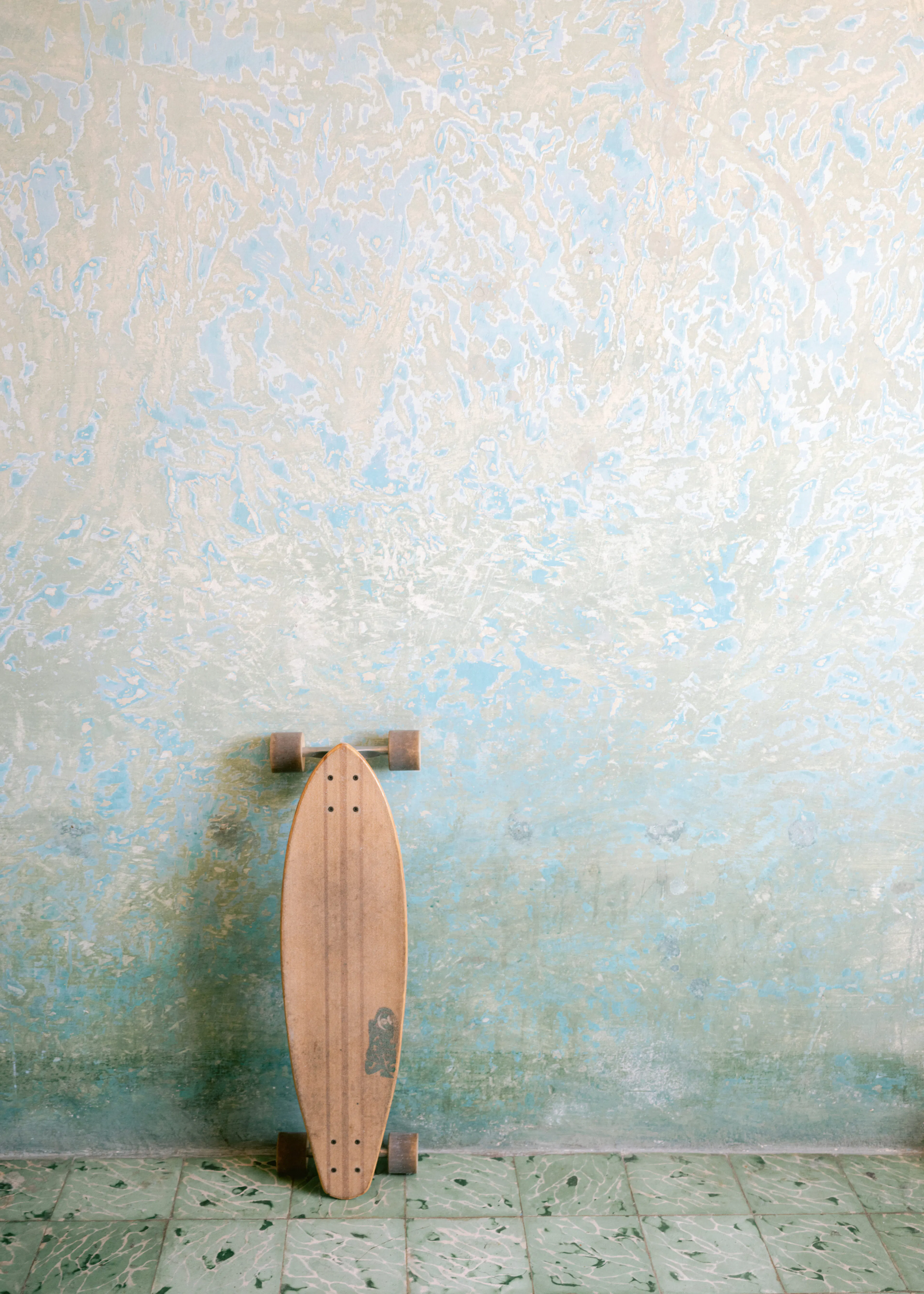 Raisa Zwart - Surf Skate Poster 0