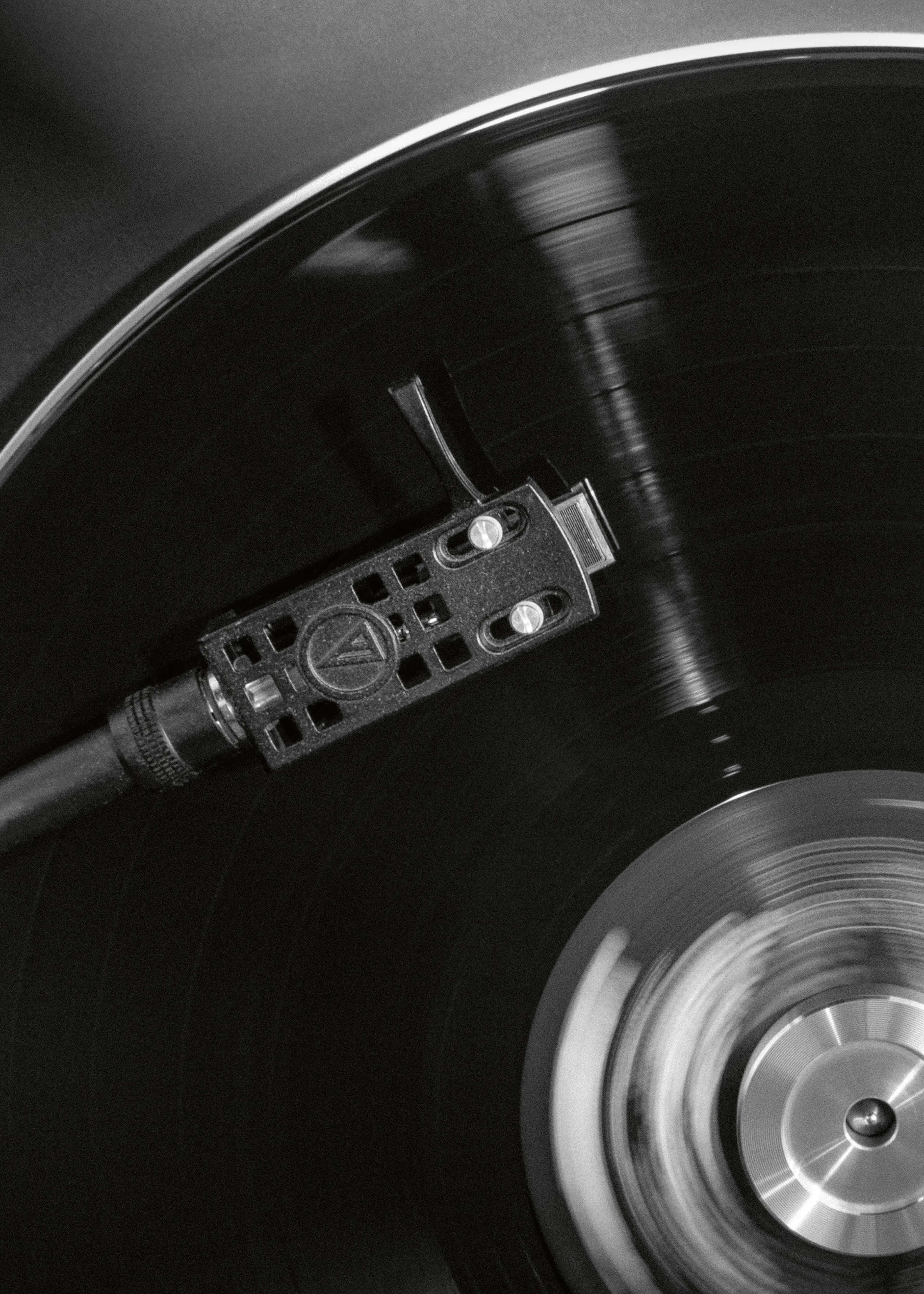 Pictufy Studio III - Spinning Vinyl Record Poster 0