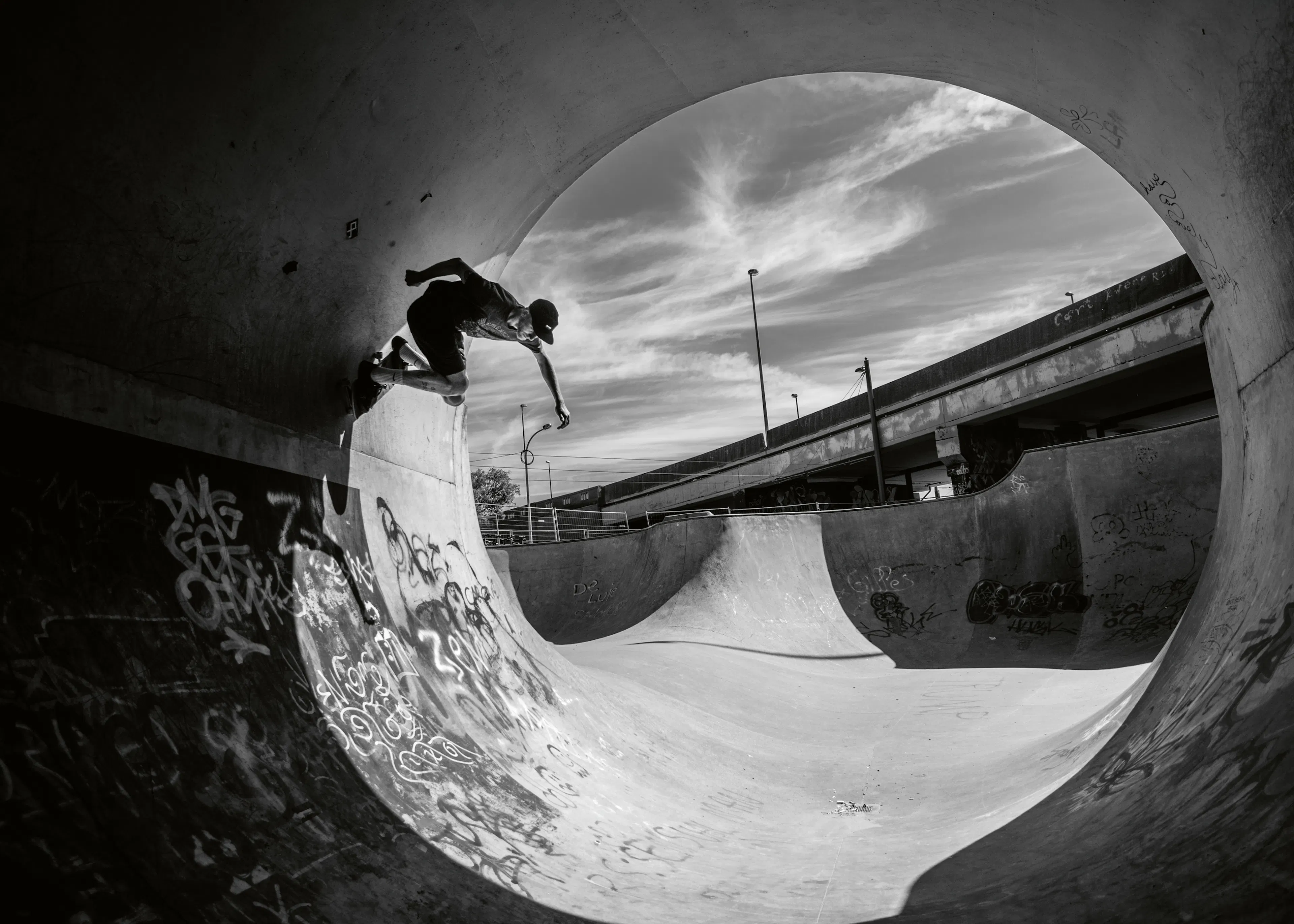 Skateboarding Urbano Negro Póster 0