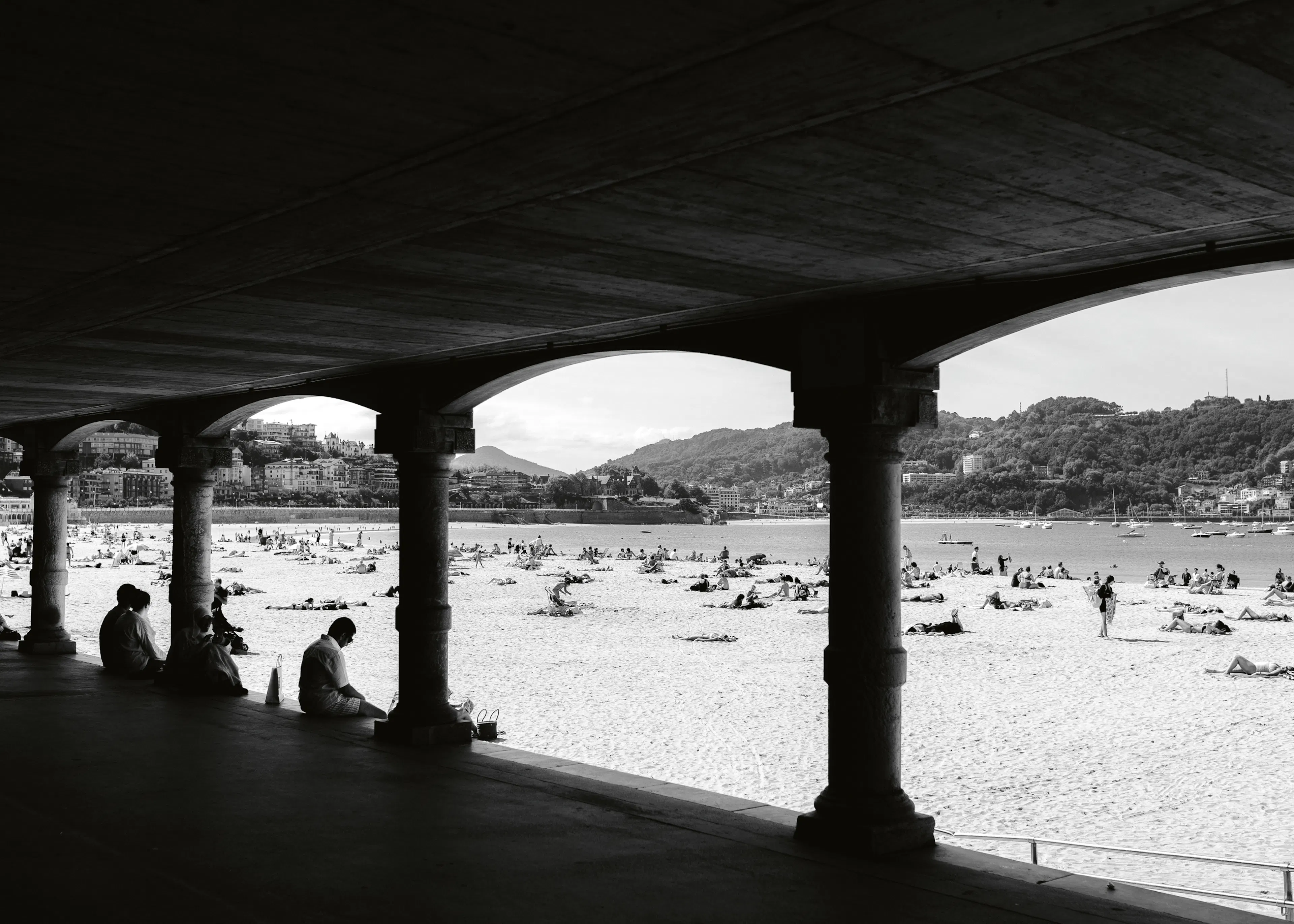 Playa Sombreada Póster 0