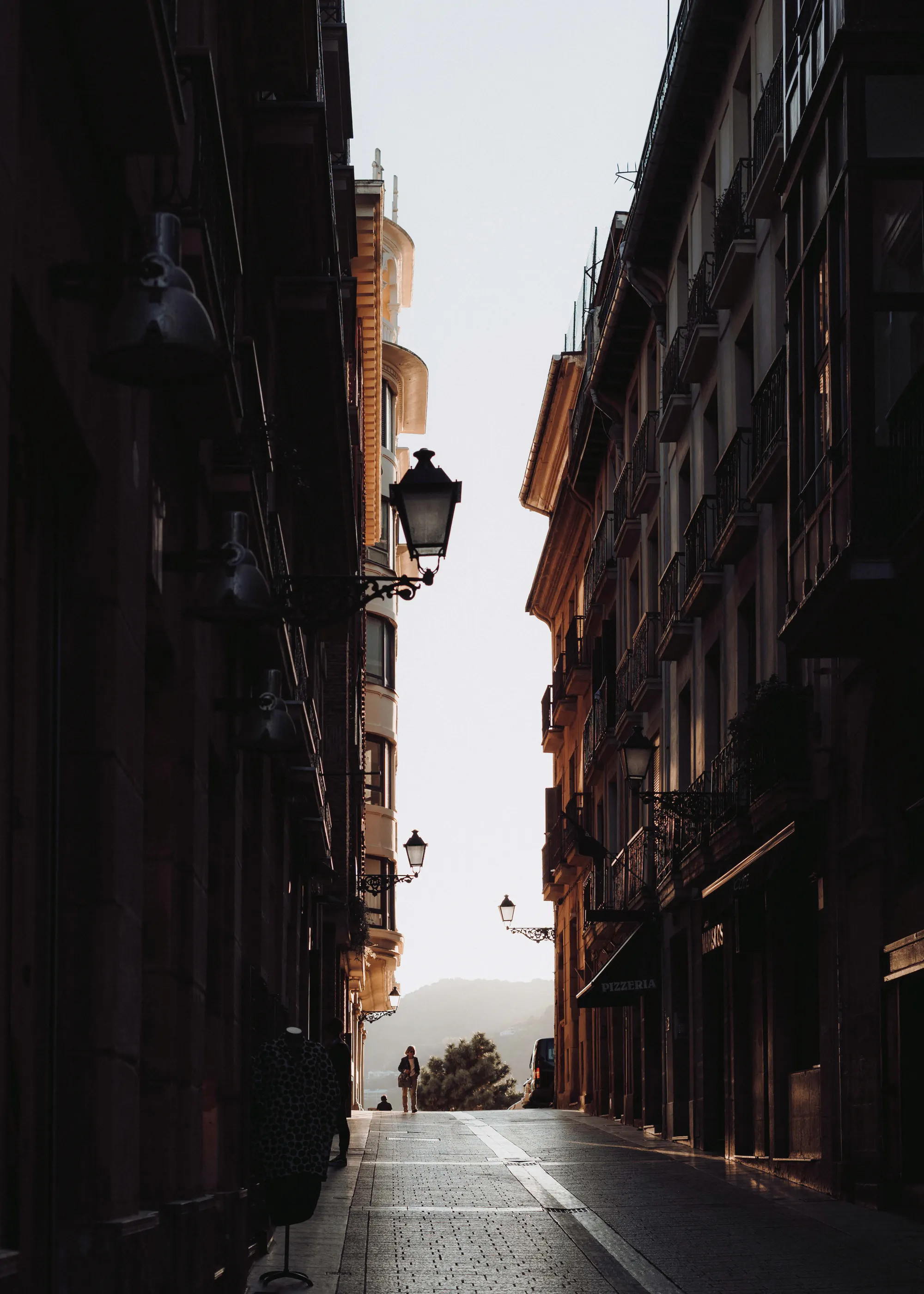 Callejón Tranquilo Póster 0