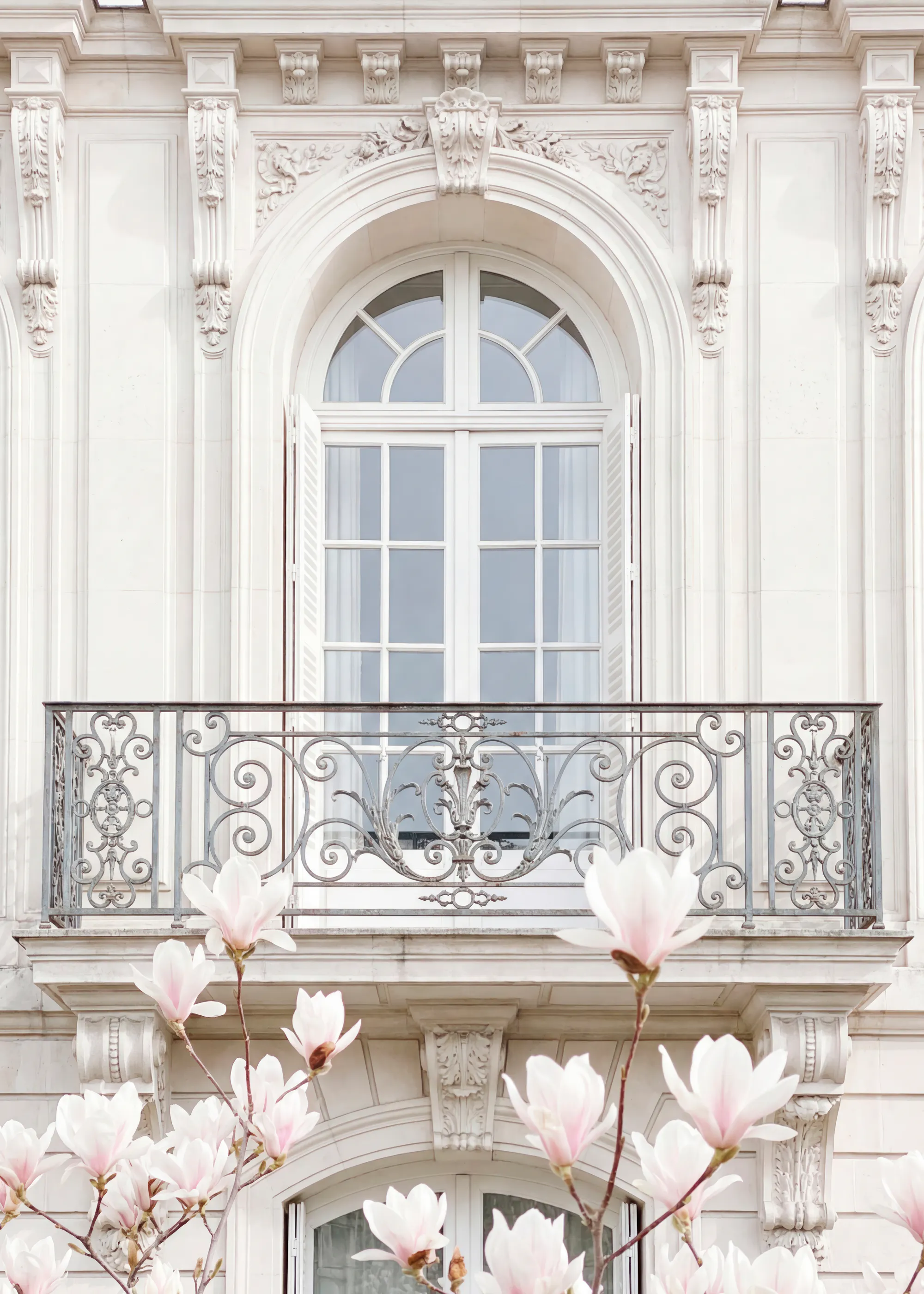 Elegante Fachada de Primavera Póster 0