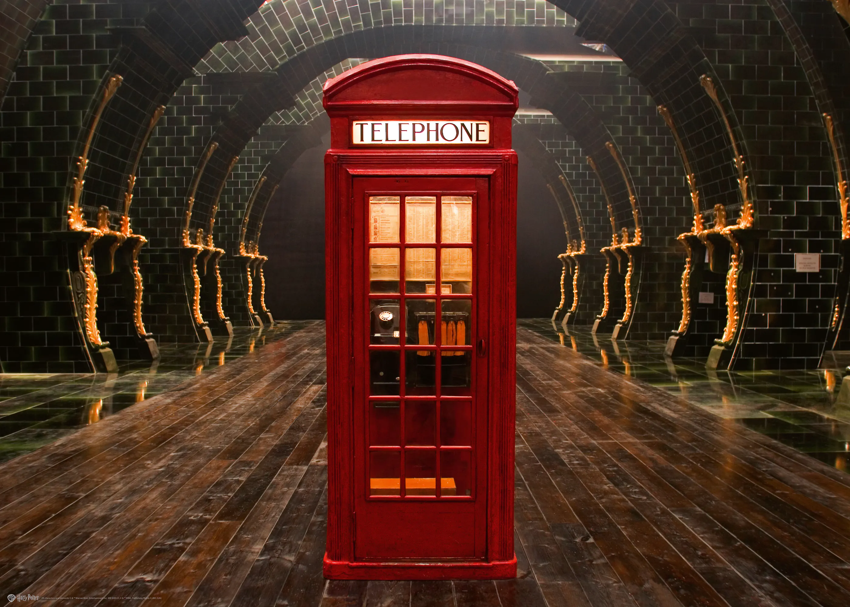 Harry Potter™ - Telephone Booth Poster 0