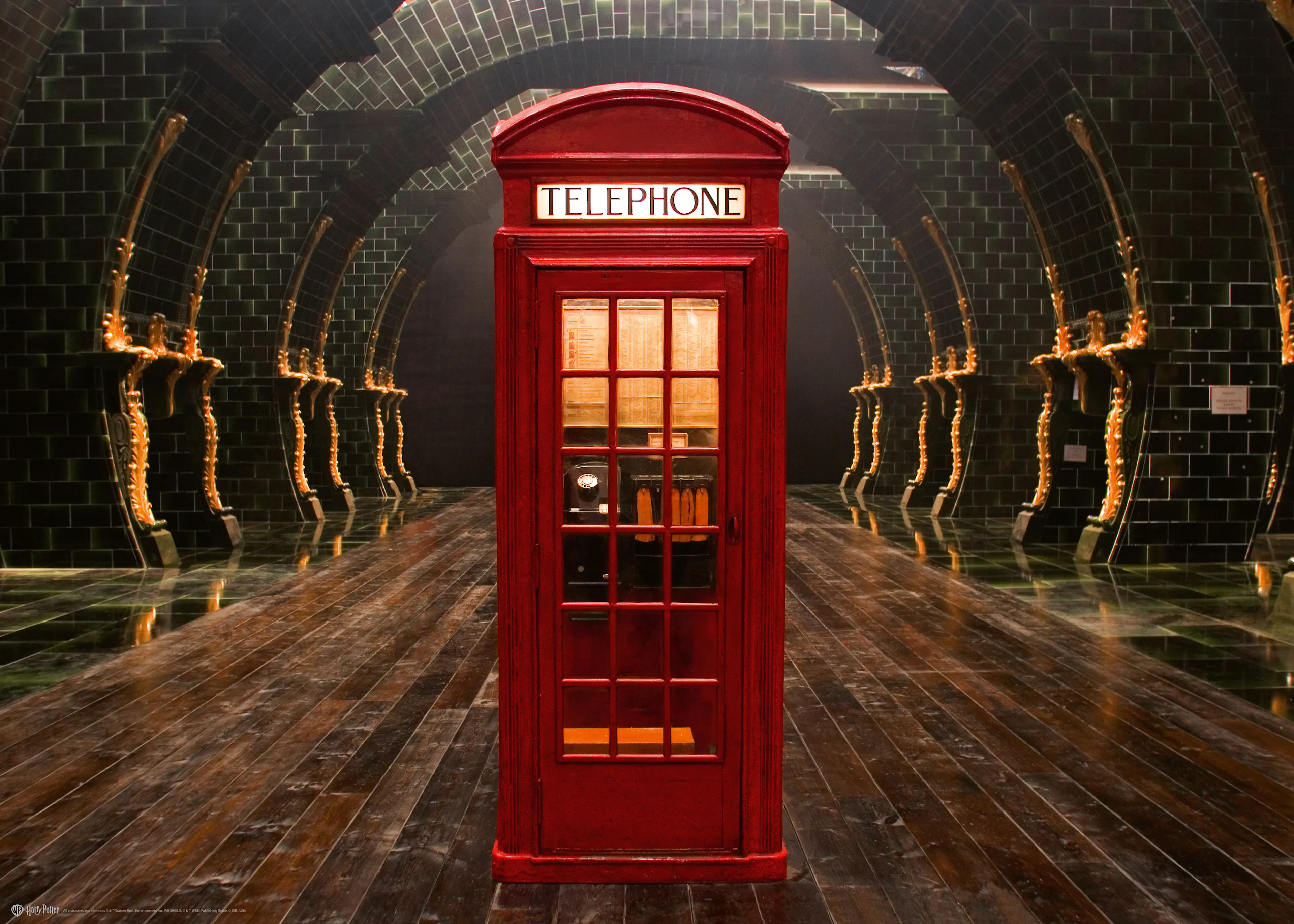 Harry Potter™ - Telephone Booth Poster 0