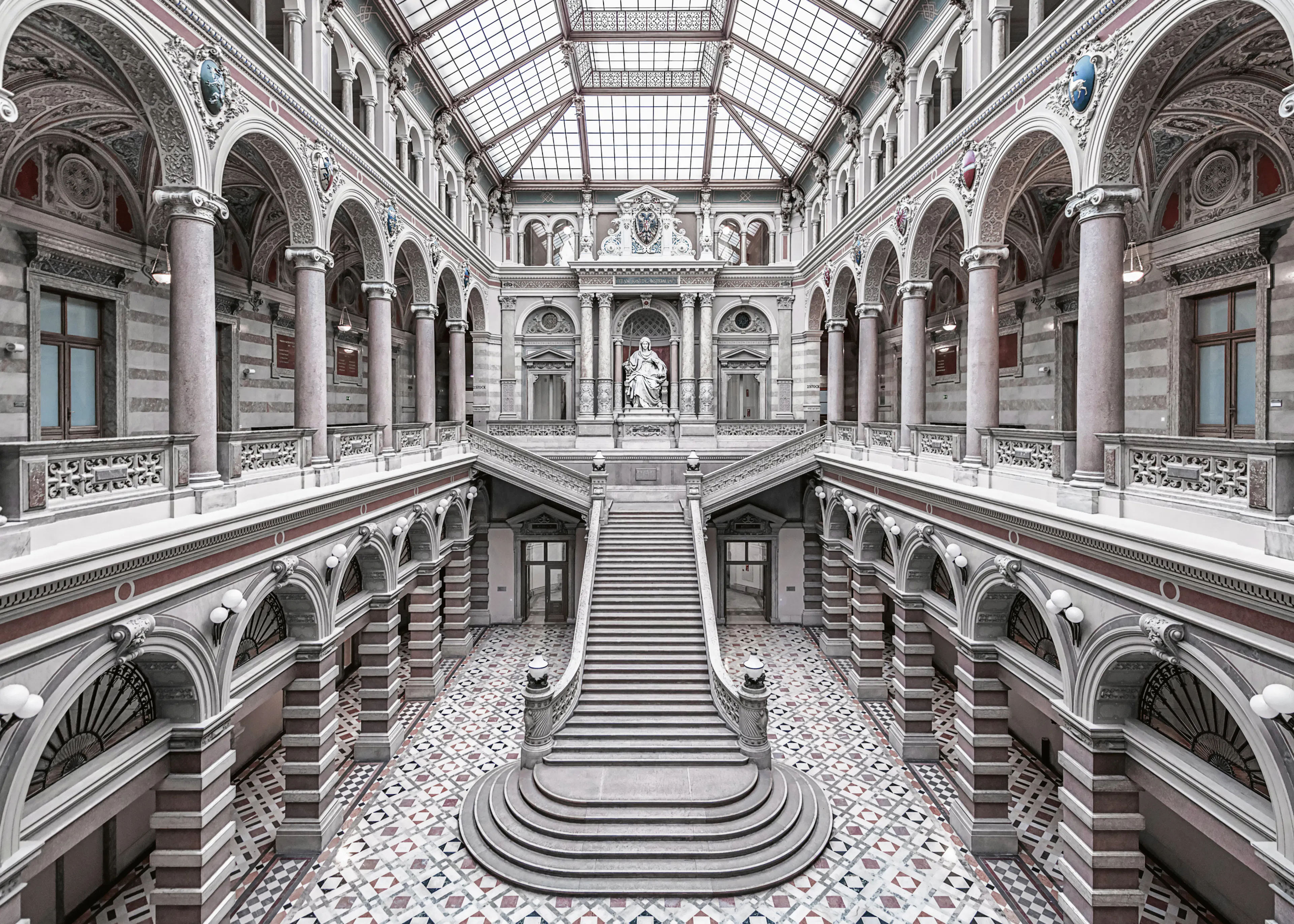 Architecture Historique Blanche Poster 0