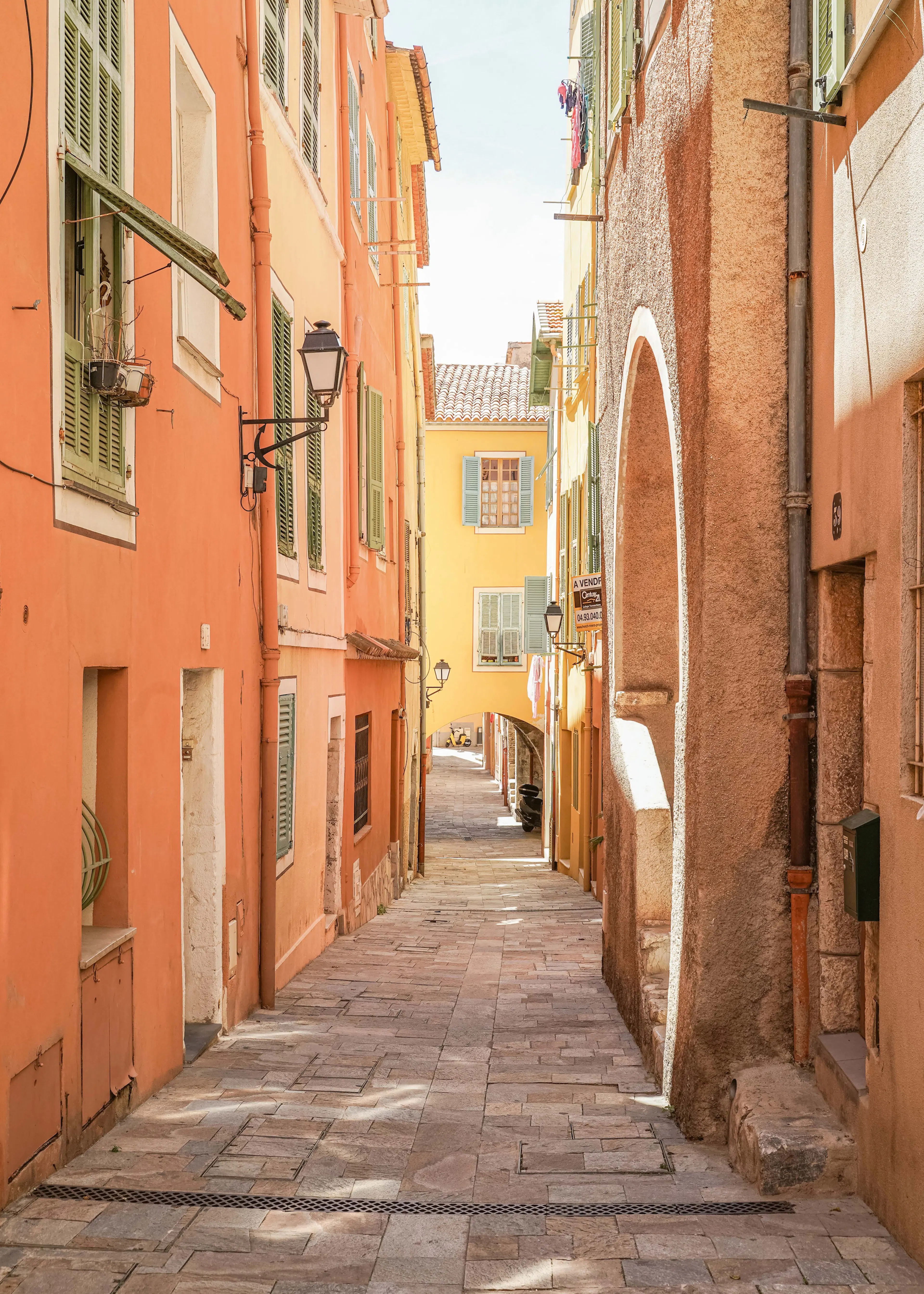 Ruelle Charmante Orange Poster 0