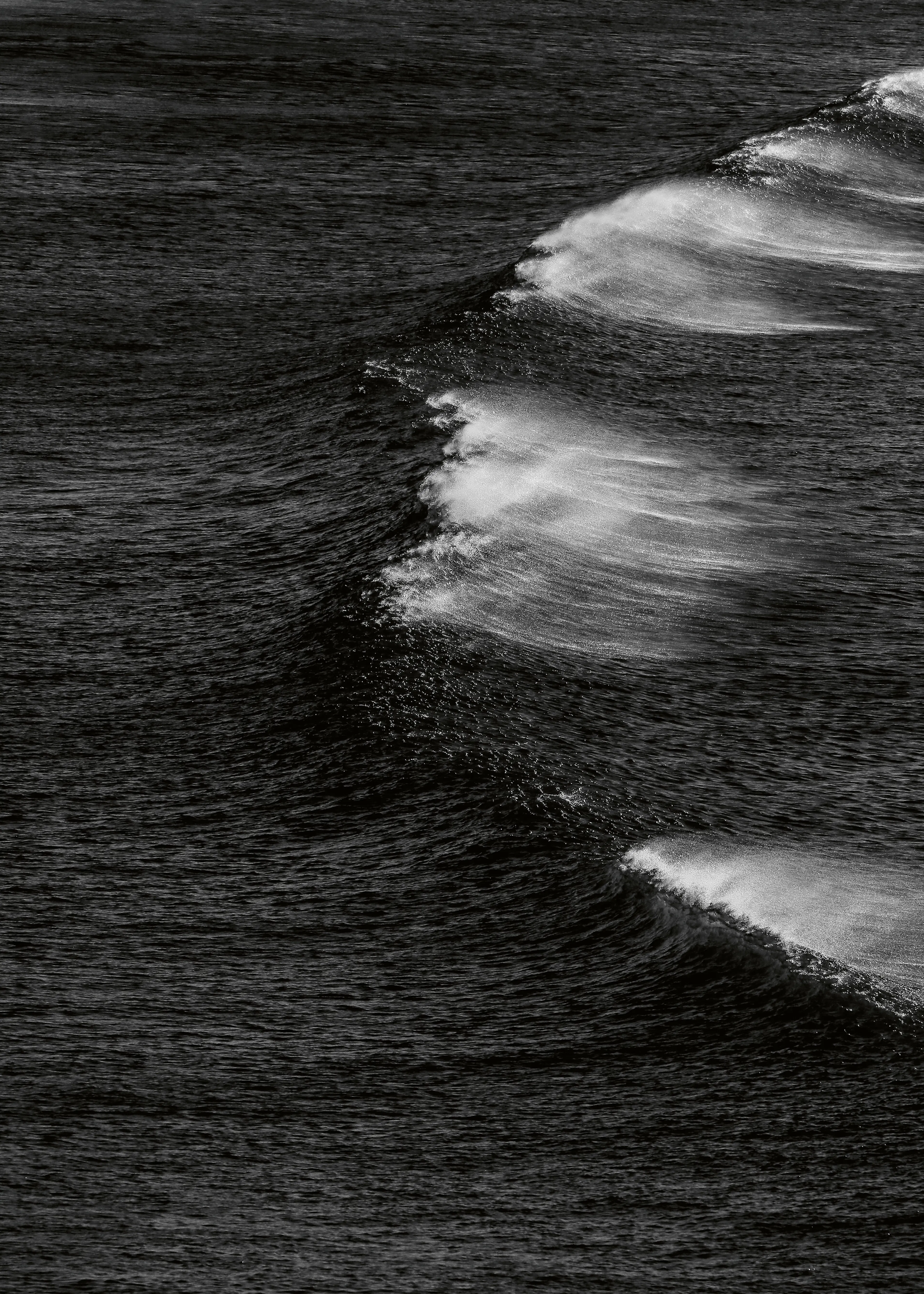 Vagues Noires de l'Océan Poster 0
