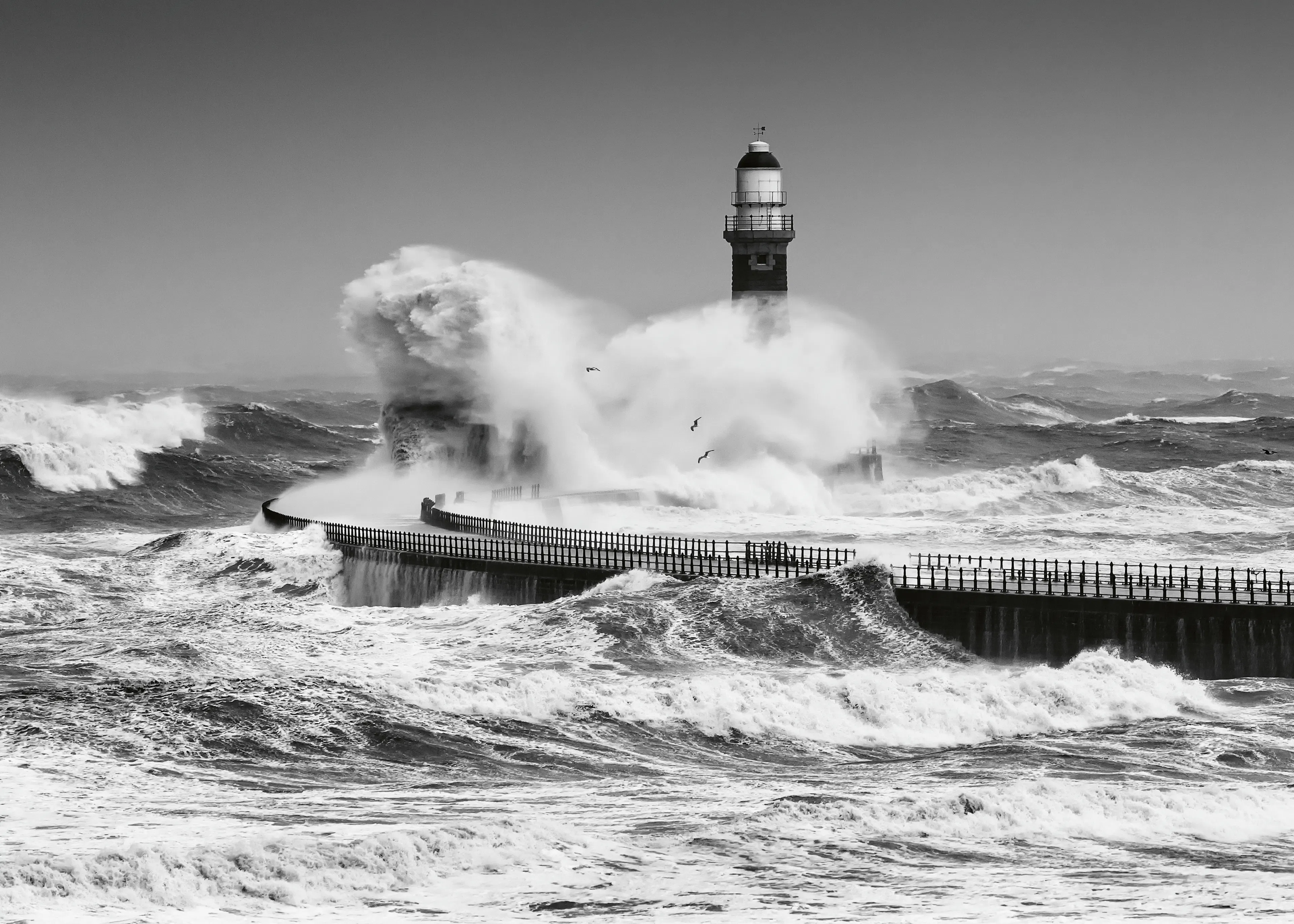 Phare Tempête Grise Poster 0
