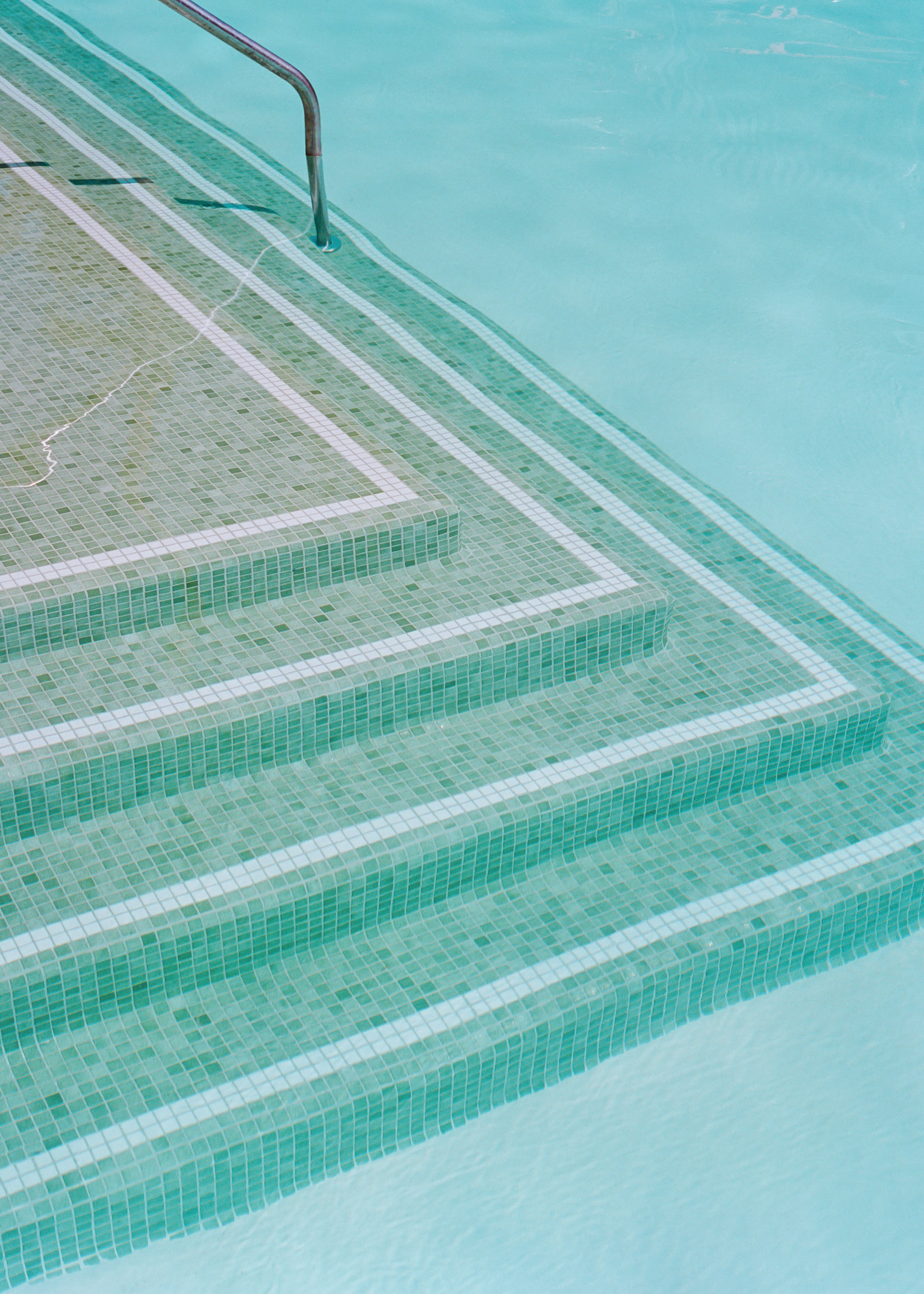 Sérénité de Piscine Bleue Rafraîchissante Poster 0