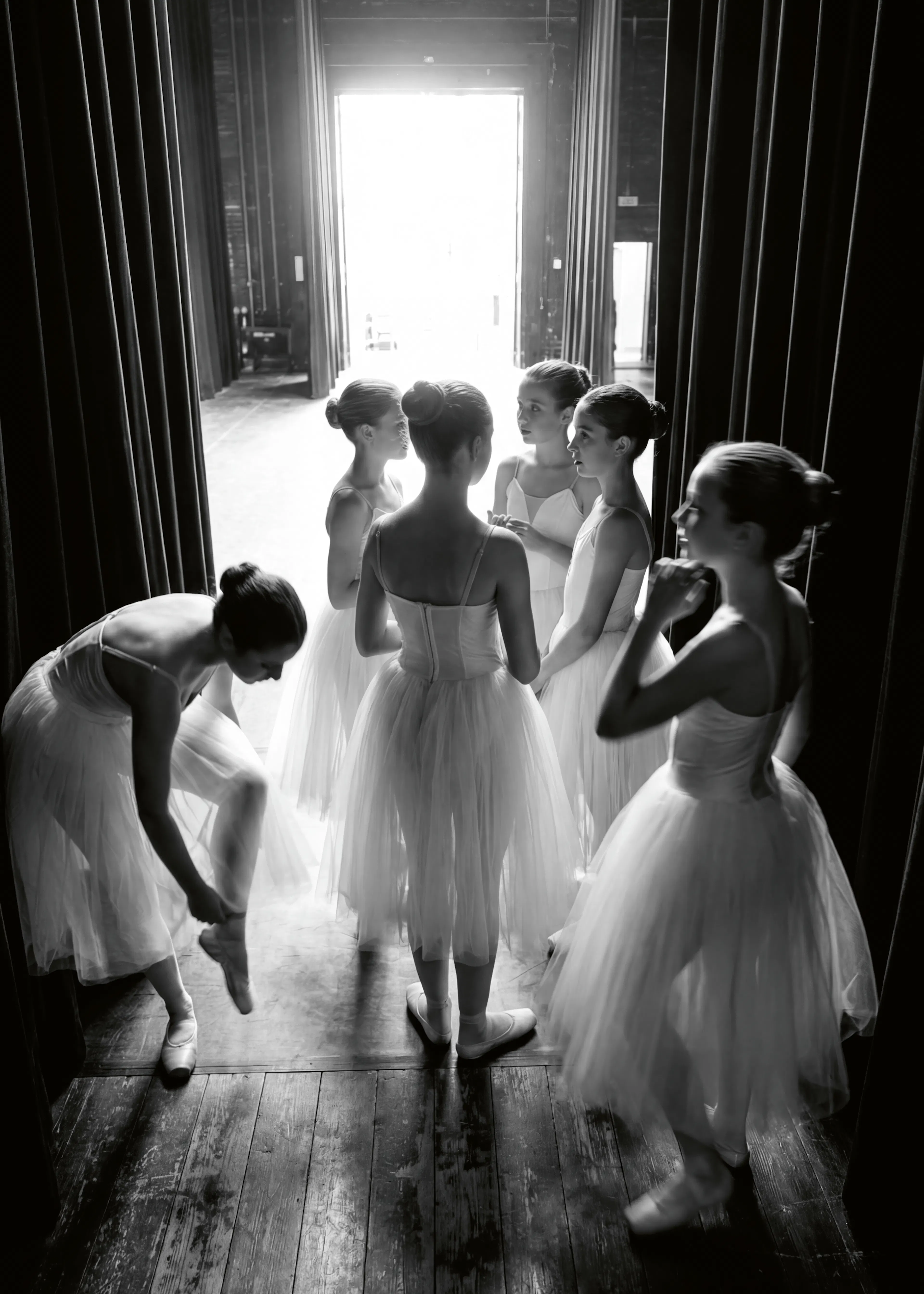 Graceful Moments Poster 0