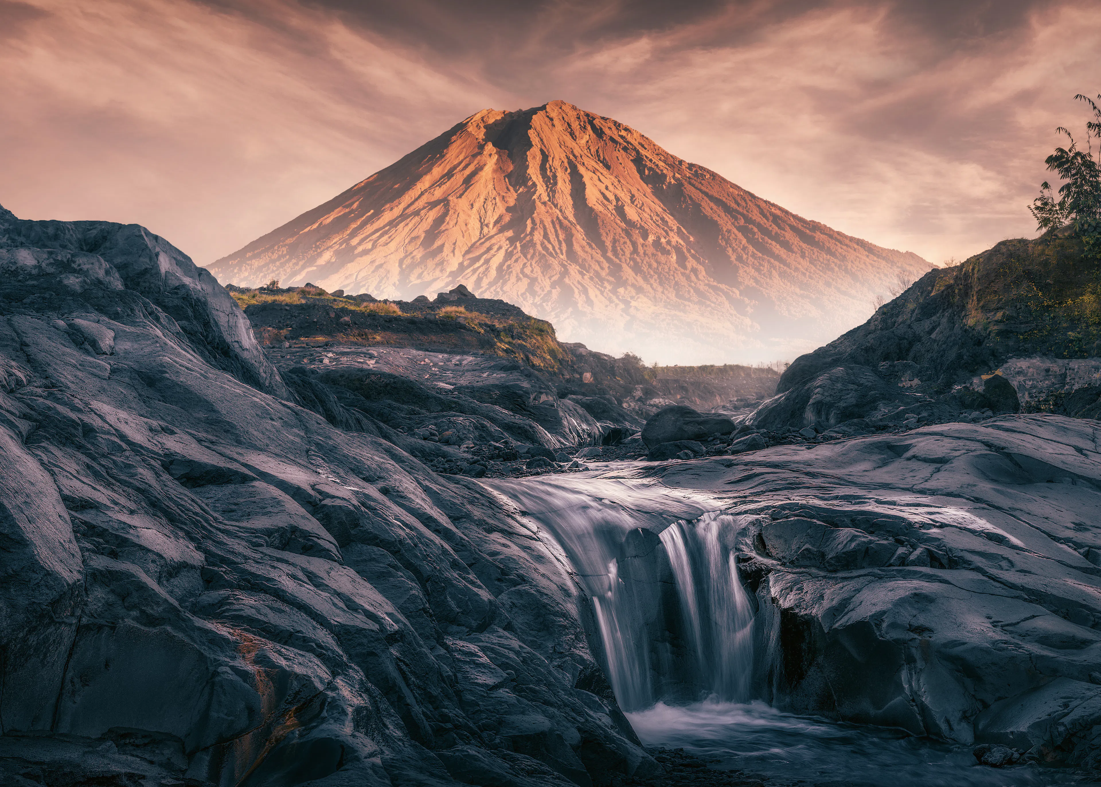 Volcan Majestueux Poster 0