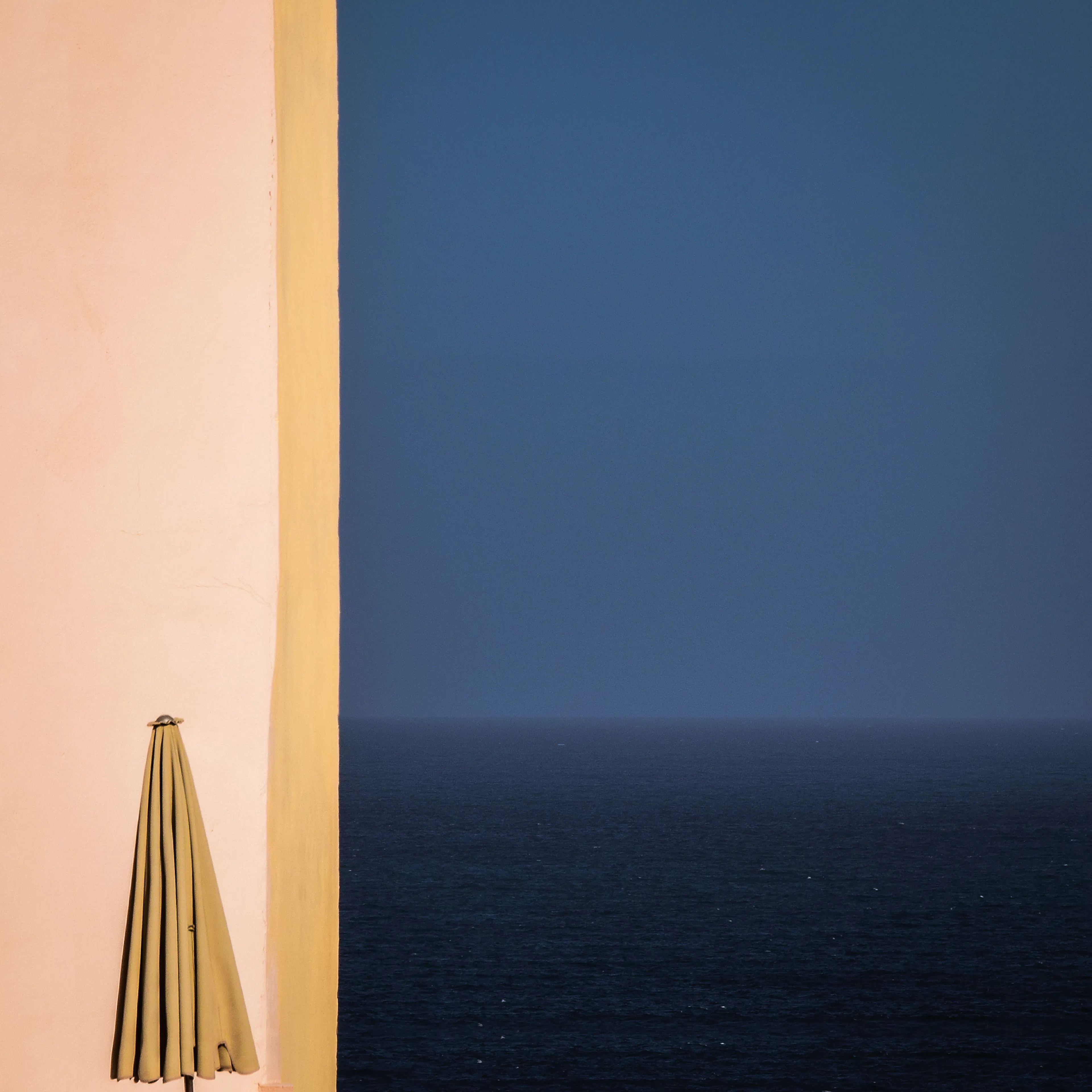 Blauwe Serene Kustzicht Poster 0
